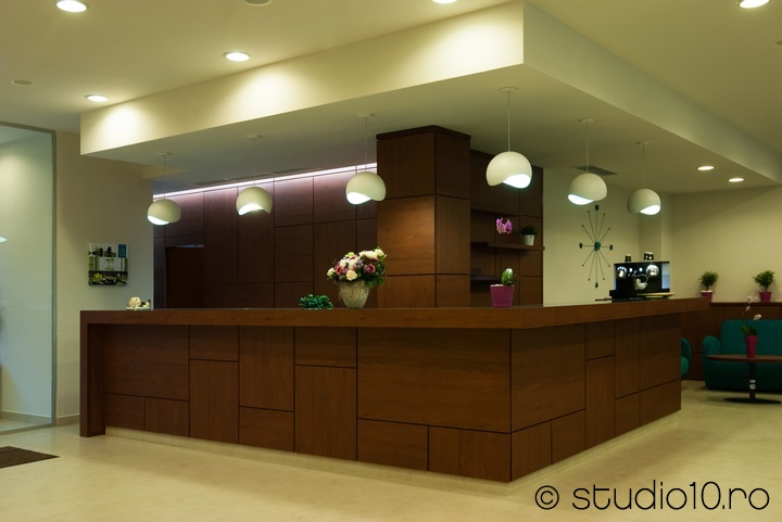 Iaki Spa Amenajare Design Receptie Mobilier